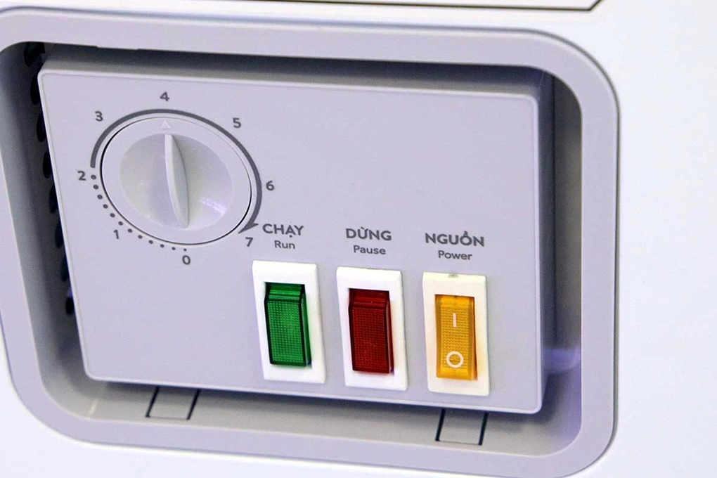 Tủ đông kháng khuẩn Kangaroo KG168NC1 - 90 lít